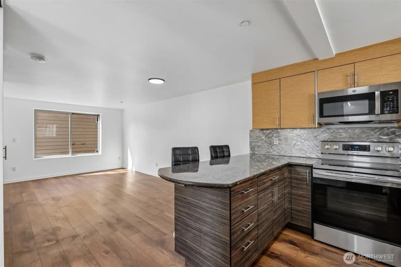 Property photo for 4341 8th Avenue Ne, Seattle photo 7