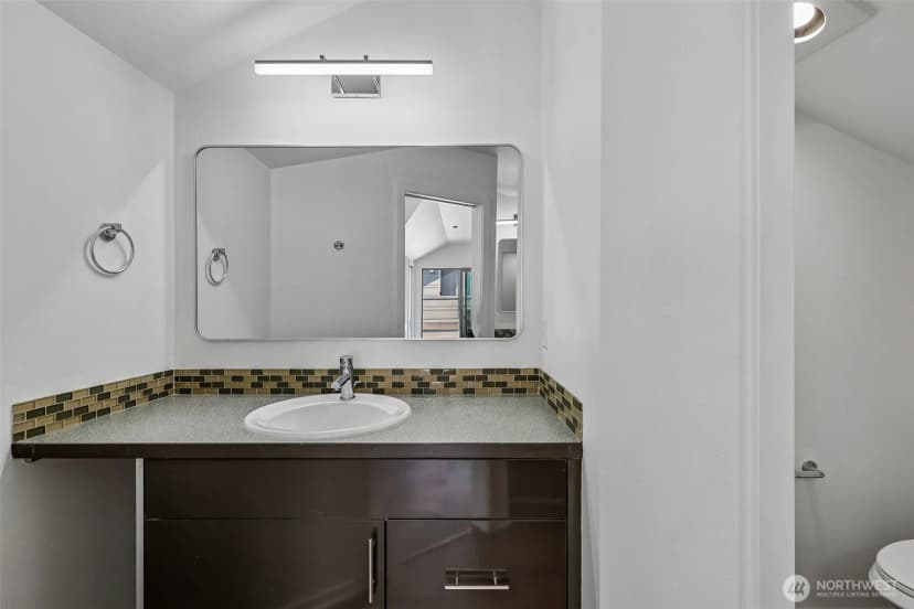 Property photo for 4341 8th Avenue Ne, Seattle photo 20