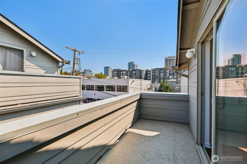 Property photo for 4341 8th Avenue Ne, Seattle photo 24