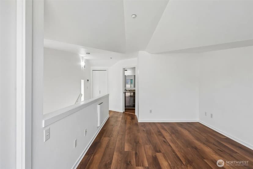 Property photo for 4341 8th Avenue Ne, Seattle photo 19