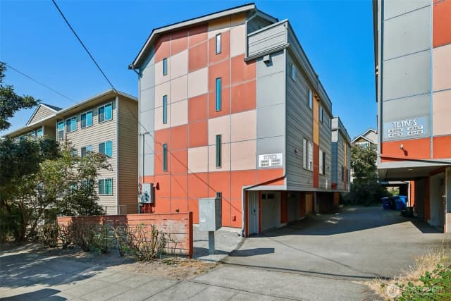 Property photo for 4341 8th Avenue Ne, Seattle