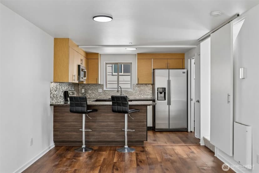 Property photo for 4341 8th Avenue Ne, Seattle photo 6