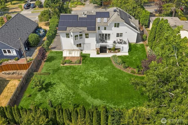 Property photo for 12453 Ne 104th Street, Kirkland, WA 98033