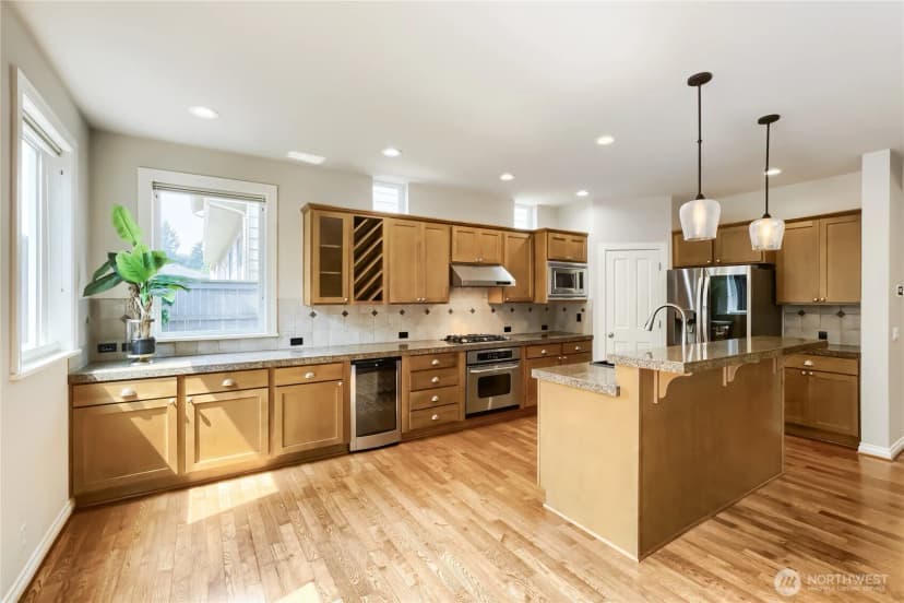 Property photo for 4613 Ne 2nd Street, Renton photo 8
