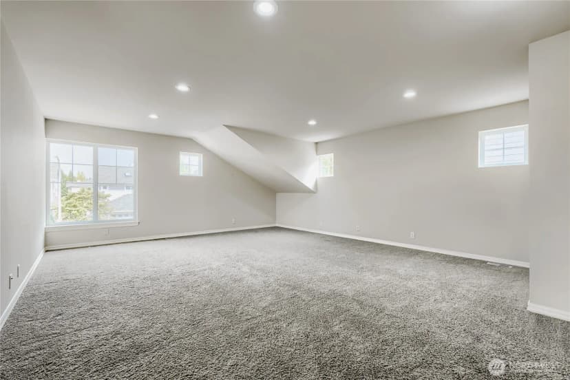 Property photo for 4613 Ne 2nd Street, Renton photo 12