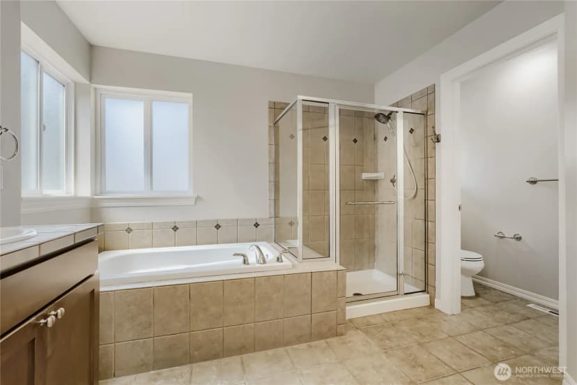 Property photo for 4613 Ne 2nd Street, Renton photo 17