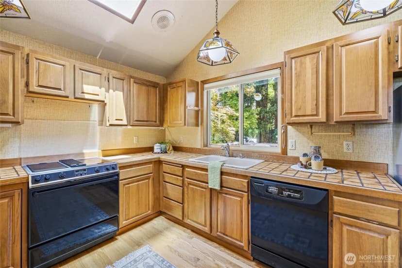 Property photo for 601 Clark Road, Bellingham photo 11