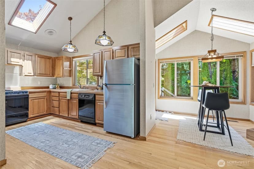 Property photo for 601 Clark Road, Bellingham photo 9