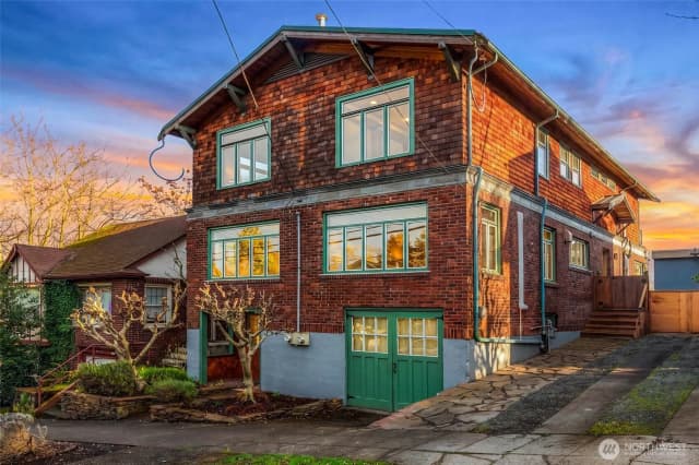 Property photo for 2117 N 36th Street, Seattle photo 3