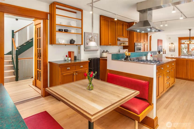 Property photo for 2117 N 36th Street, Seattle photo 9