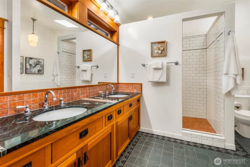 Property photo for 2117 N 36th Street, Seattle photo 24
