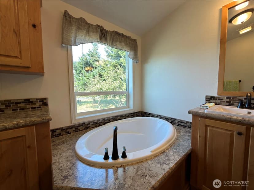 Property photo for 160 Sea Lawn Drive, Sequim photo 12