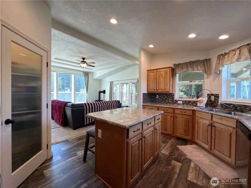 Property photo for 160 Sea Lawn Drive, Sequim photo 6