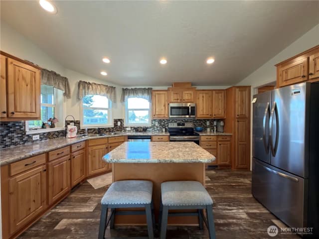 Property photo for 160 Sea Lawn Drive, Sequim photo 5