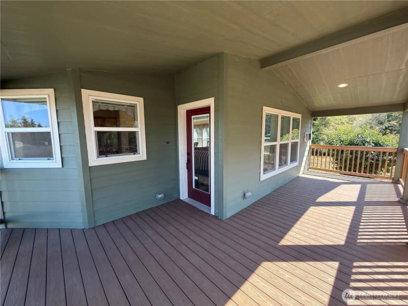 Property photo for 160 Sea Lawn Drive, Sequim photo 2
