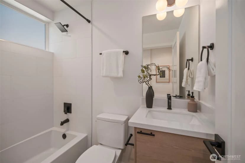 Property photo for 117 22nd Avenue #b, Seattle photo 7