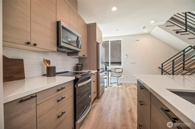 Property photo for 117 22nd Avenue #b, Seattle photo 14