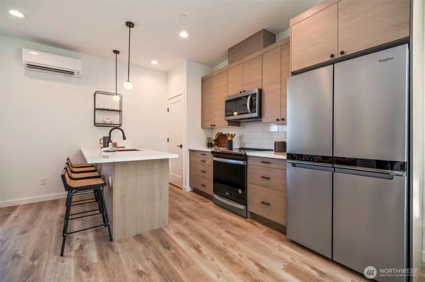 Property photo for 117 22nd Avenue #b, Seattle photo 11