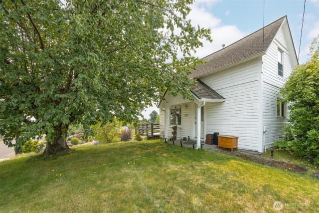 Property photo for 2171 Gardiner Drive, Ferndale photo 2