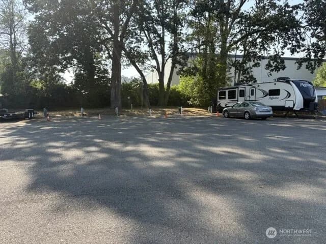 Property photo for 8527 31st Avenue S, Lakewood photo 9