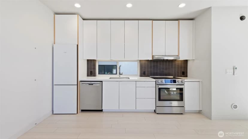 Property photo for 710 14th Avenue #c, Seattle photo 5