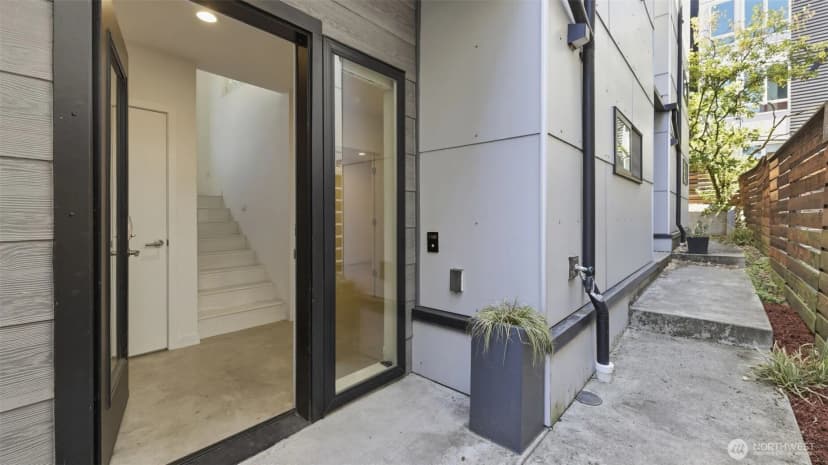 Property photo for 710 14th Avenue #c, Seattle photo 22