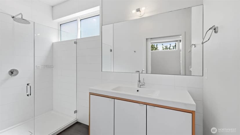 Property photo for 710 14th Avenue #c, Seattle photo 11