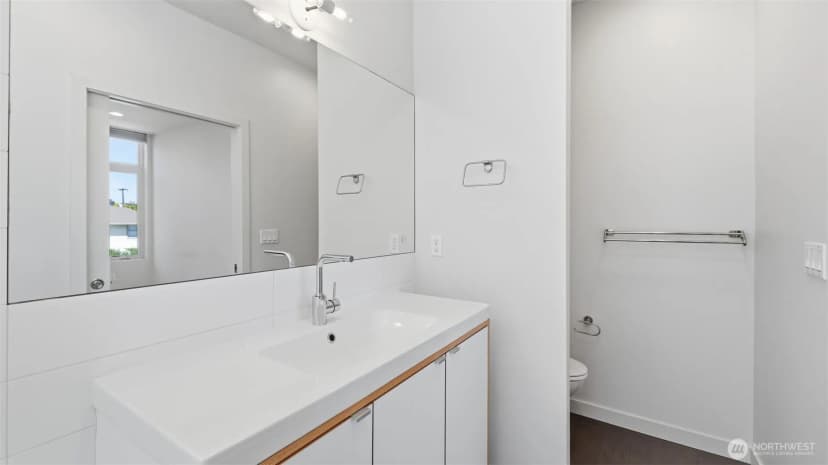 Property photo for 710 14th Avenue #c, Seattle photo 13