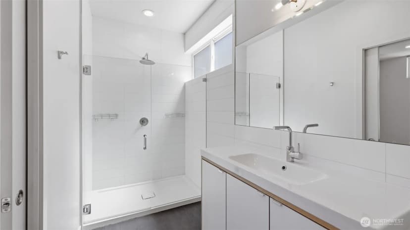 Property photo for 710 14th Avenue #c, Seattle photo 12