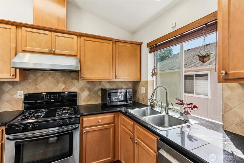 Property photo for 4856 18th Avenue Sw, Seattle photo 12