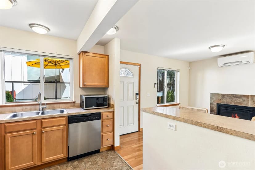 Property photo for 4856 18th Avenue Sw, Seattle photo 30