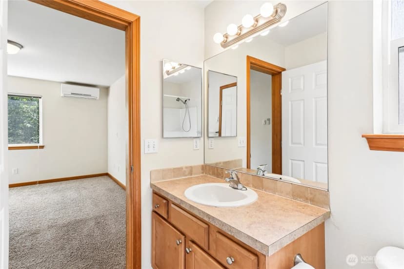 Property photo for 4856 18th Avenue Sw, Seattle photo 34