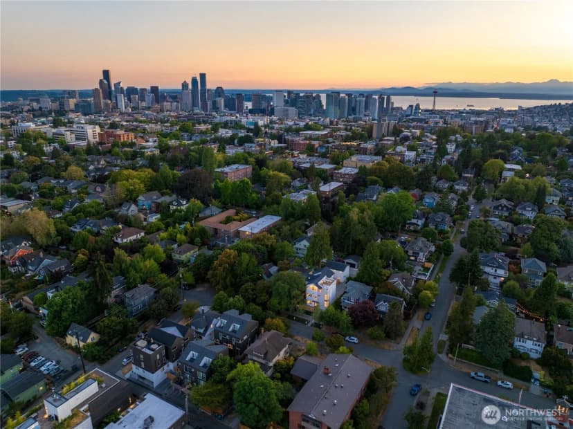 Property photo for 613 18th Avenue E, Seattle photo 34