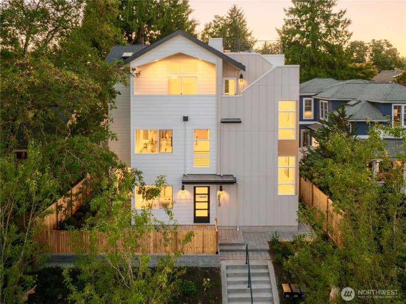 Property photo for 613 18th Avenue E, Seattle