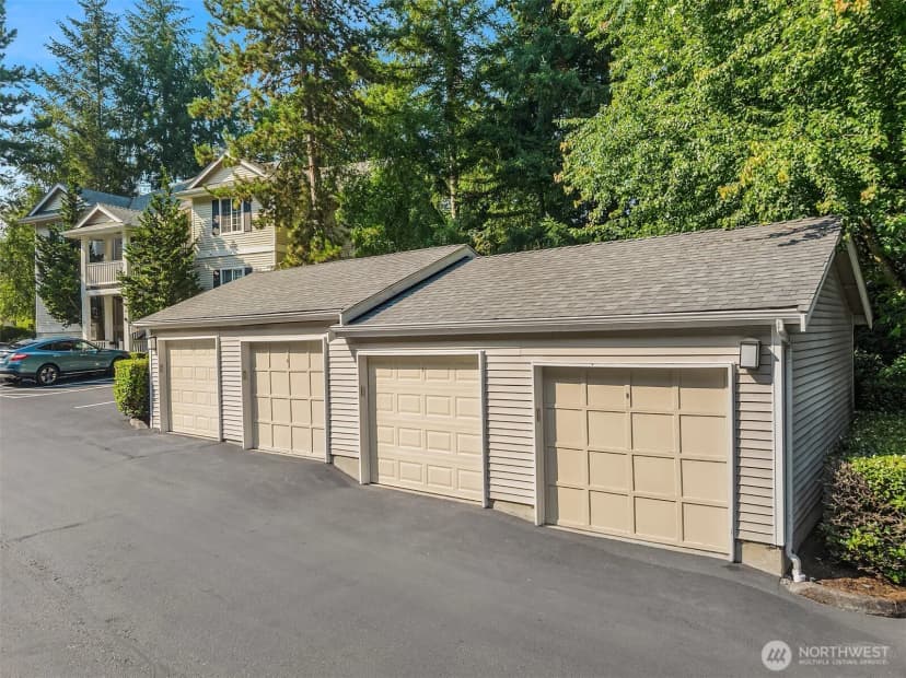 Property photo for 12120 Ne 172nd Place #l302, Bothell photo 25
