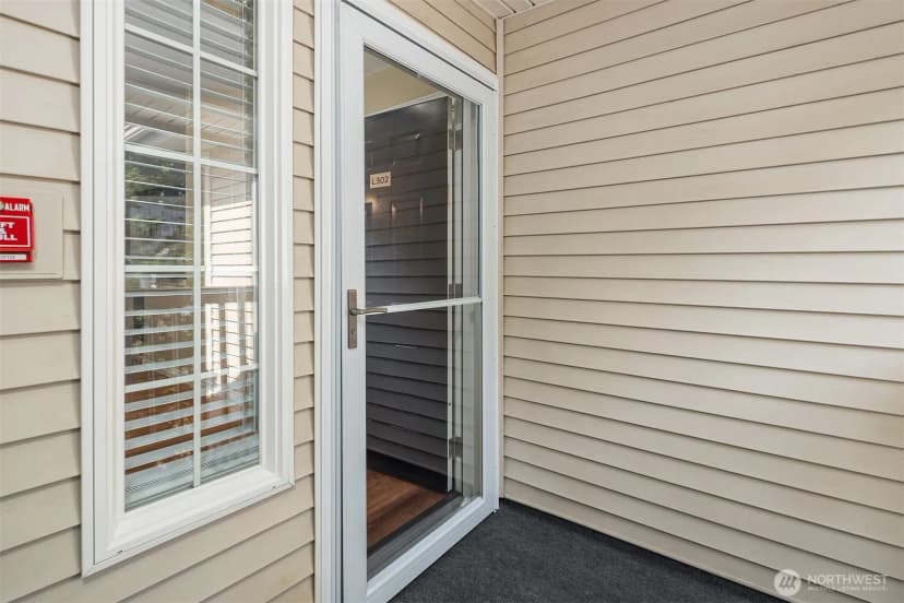 Property photo for 12120 Ne 172nd Place #l302, Bothell photo 3
