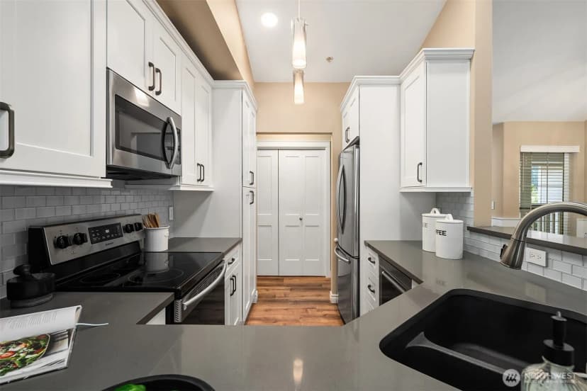 Property photo for 12120 Ne 172nd Place #l302, Bothell photo 10