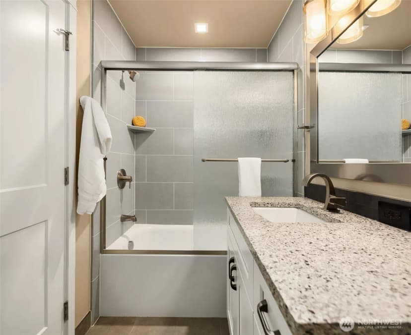 Property photo for 12120 Ne 172nd Place #l302, Bothell photo 23