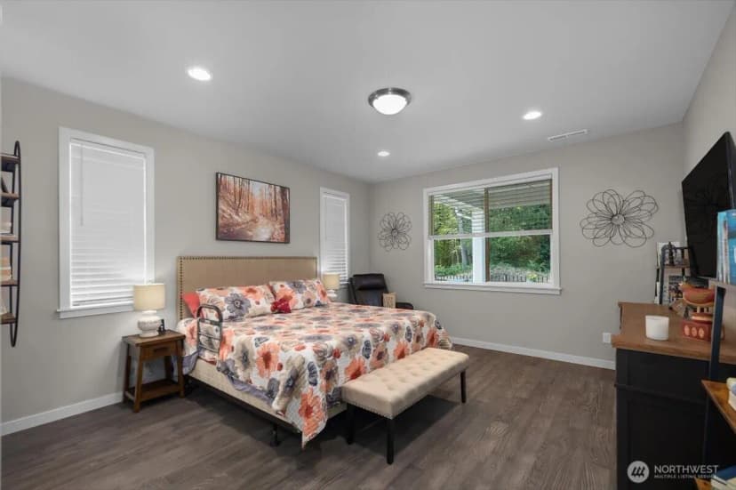 Property photo for 5639 Waldron Drive Ne, Lacey photo 24