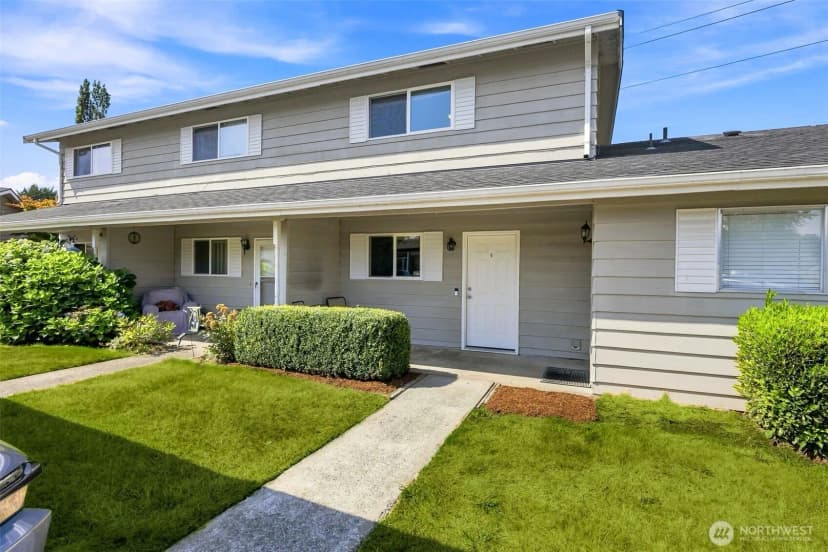 Property photo for 12418 Se 272nd Place #c, Kent