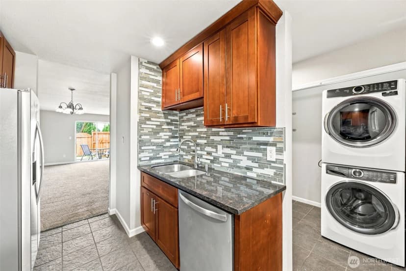 Property photo for 12418 Se 272nd Place #c, Kent photo 7