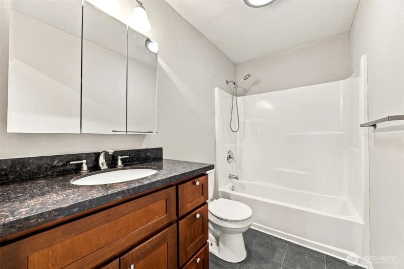 Property photo for 12418 Se 272nd Place #c, Kent photo 11