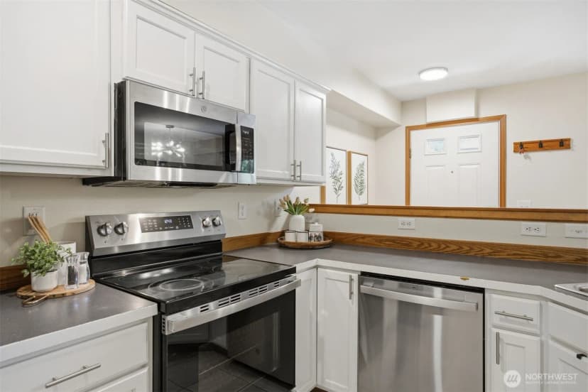 Property photo for 4047 Eliza Avenue #103, Bellingham photo 9