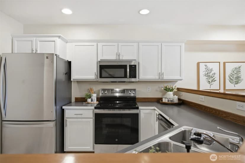 Property photo for 4047 Eliza Avenue #103, Bellingham photo 8