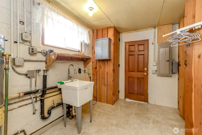 Property photo for 16016 12th Avenue Sw, Burien photo 18