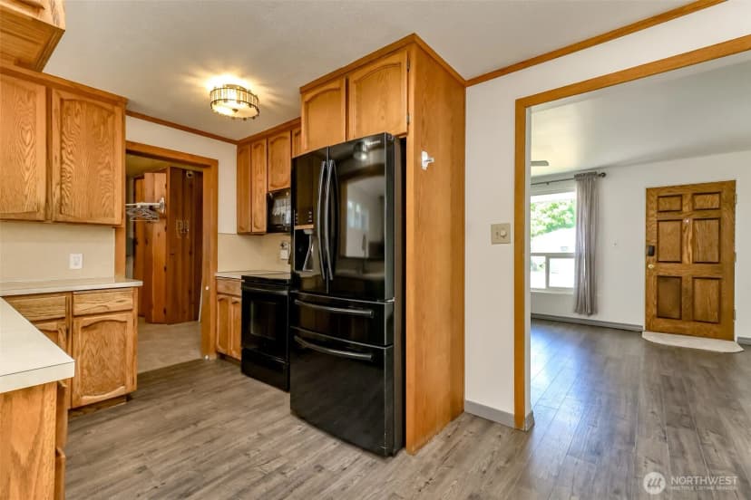 Property photo for 16016 12th Avenue Sw, Burien photo 11