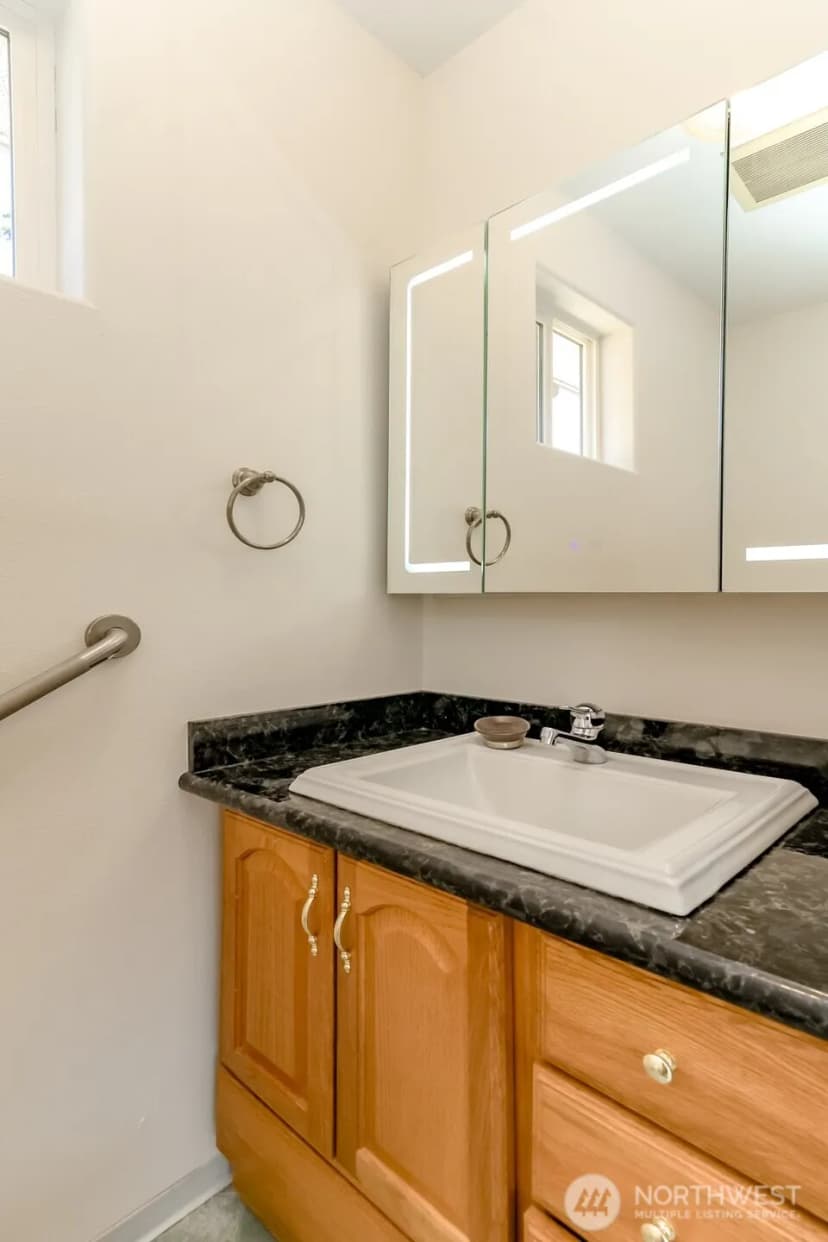 Property photo for 16016 12th Avenue Sw, Burien photo 17