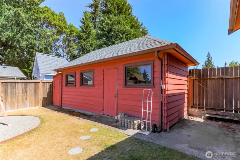 Property photo for 16016 12th Avenue Sw, Burien photo 28