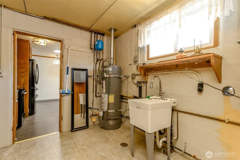 Property photo for 16016 12th Avenue Sw, Burien photo 19