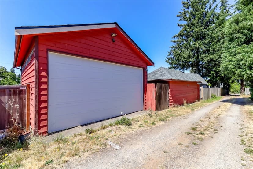 Property photo for 16016 12th Avenue Sw, Burien photo 32